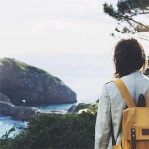 日本小姐姐穿黑丝。被男生操。
